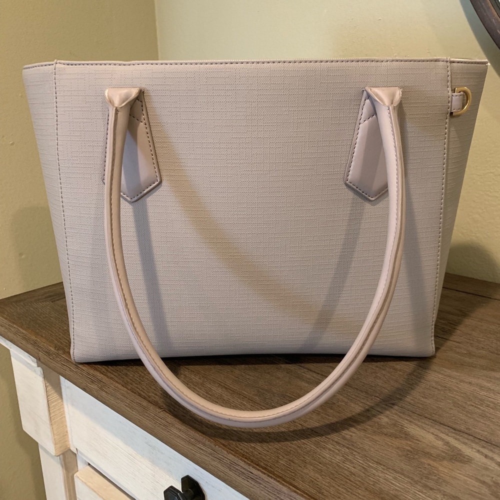 Dagne Dover Classic Tote ✨ Great Condition